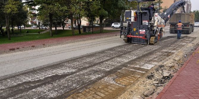 2016 Yılında 53 Bin 300 Ton Asfalt Döküldü