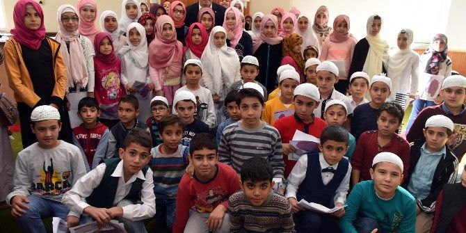 Kepez Belediyesi Kandilde Lokma Dağıttı