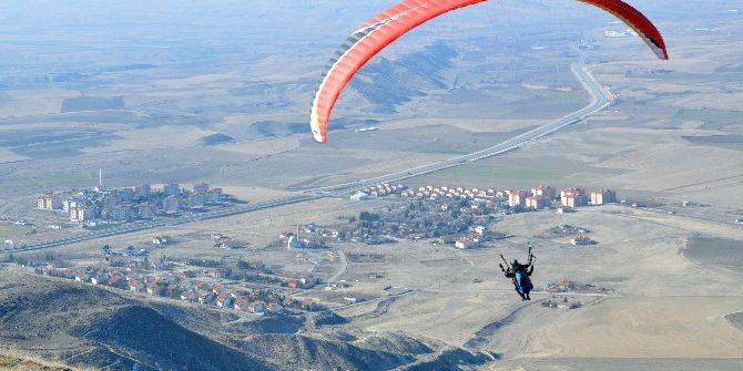 Dövizini Bozduran Vatandaşlar, Başkent Semalarında Uçtu