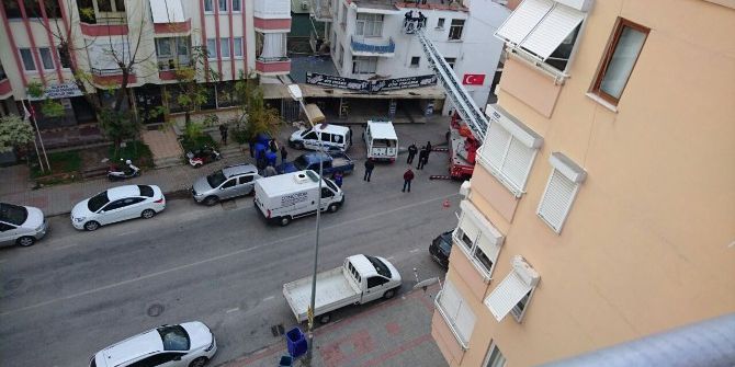 Kendini Binanın Çatısına Astı, Cesedi Sabah Fark Edildi