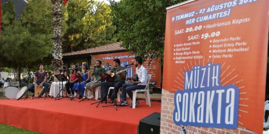 Muratpaşa Belediyesi’nden ‘Müzik Sokakta’ Etkinliği
