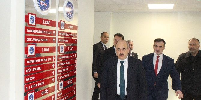 Vali Dağlı, Öğrenci Yurtlarını Gezdi