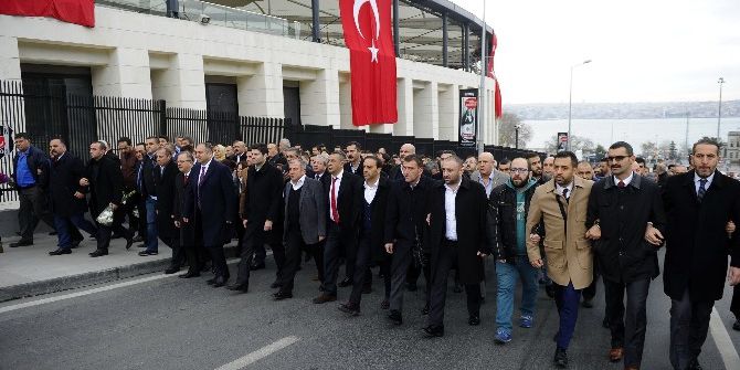 Beşikteş’ta Mhp’li Gruptan Teröre Lanet Yürüyüşü