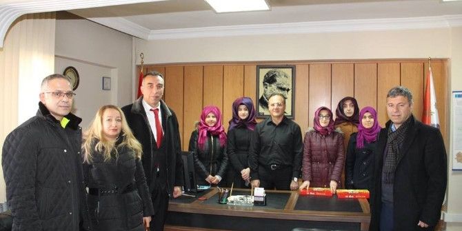 Oltu Anadolu Kız İmam Hatip Lisesi Öğrencilerinden Polislere Taziye Ziyareti