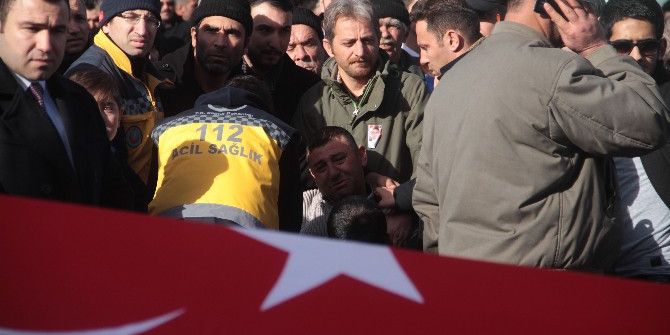 İstanbul Patlamasında Şehit Olan Çetin Sarıkaya Son Yolculuğuna Uğurlandı