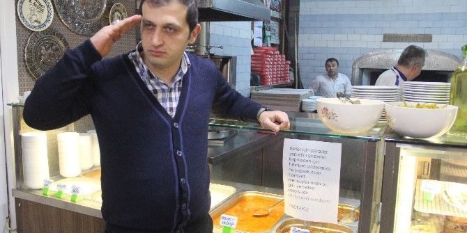 Bolu’da Polis Memurlarına Ücretsiz Yemek Verildi