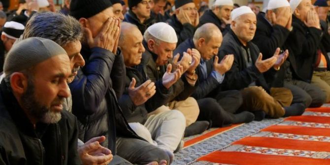 Başkan Akgün: "Kandil’de Dualarımız Şehitlerimize"