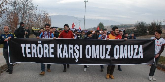 Üniversiteli Öğrencilerden Teröre Tepki Yürüyüşü