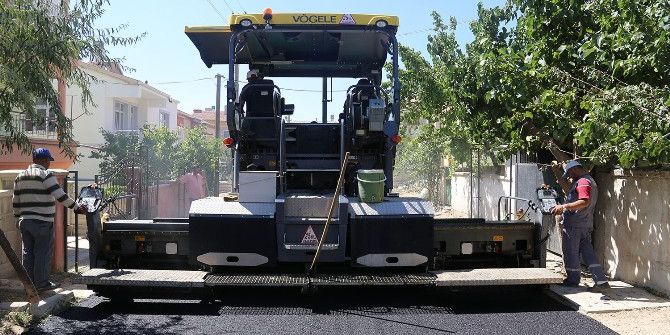 Karaman Belediyesi Bu Yıl 85 Bin Ton Asfalt, 45 Bin Metre Karede Kaldırım Yaptı