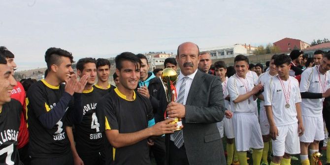 Siirt’te Şehit Zafer Kılıç Spor Lisesi İl Şampiyonu Oldu