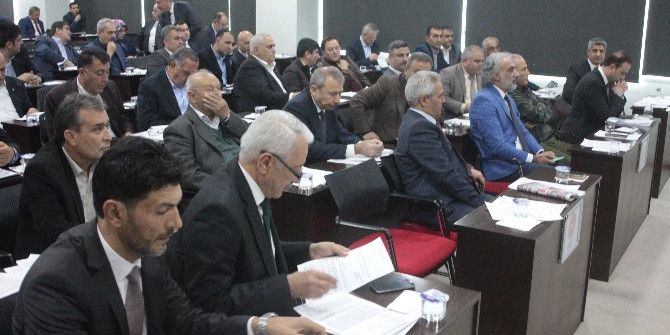 Büyükşehir Belediyesi’ne 72 İş Makinesi Daha Geliyor