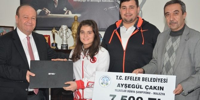 Dünya Şampiyonu Çakın’a Efeler Belediyesi’nden Destek