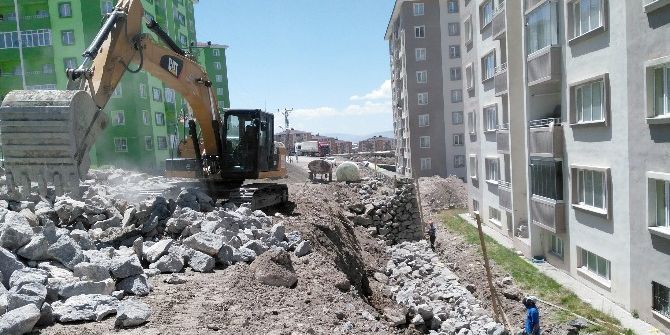 Büyükşehir İl Genelinde Menfez Ve İstinat Duvarı Yapıyor