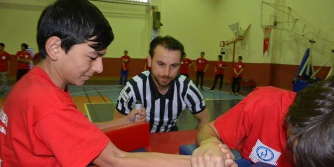 Bilek Güreşleri Kıyasıya Geçti