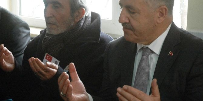 Van Şehidini Gözyaşlarıyla Toprağa Verdi