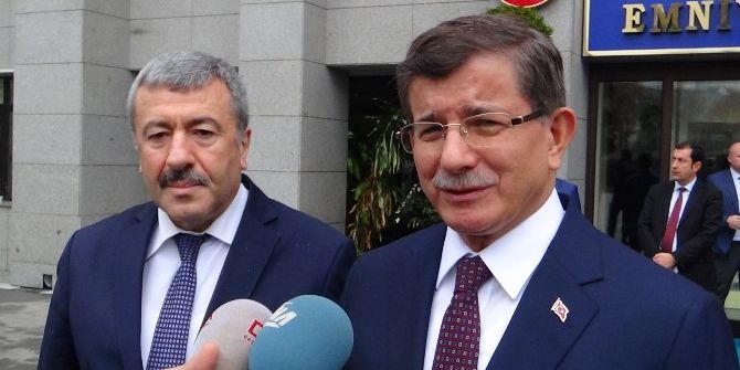 Ahmet Davutoğlu’ndan İstanbul Emniyet Müdürlüğü’ne Taziye Ziyareti