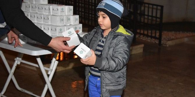 Mevlid Kandili Dolayısıyla Vatandaşlara 5 Bin Kutu Kandil Simidi İkram Edildi