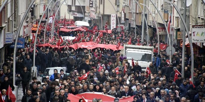 Gümüşhane’de Binlerce Kişi Terörü Lanetledi