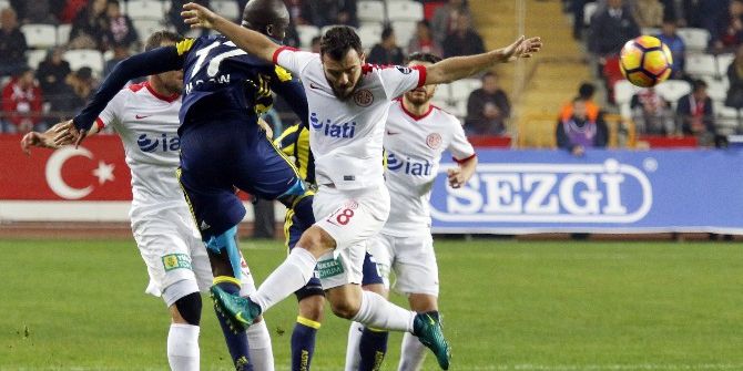 Spor Toto Süper Ligde Antalyaspor 1-0 Fenerbahçe