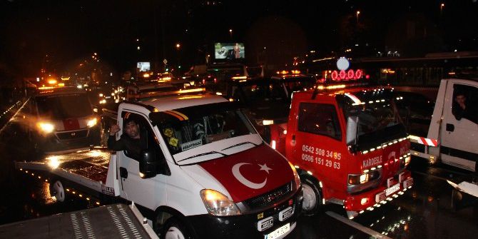 Trafik Çekicilerinden Teröre Lanet Konvoyu
