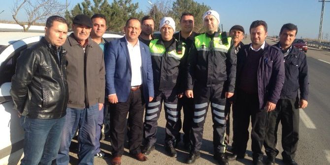 Ak Parti İlçe Başkanından Polislere Anlamlı Ziyaret