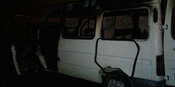 Niğde’de Park Halinde Minibüs Küle Döndü