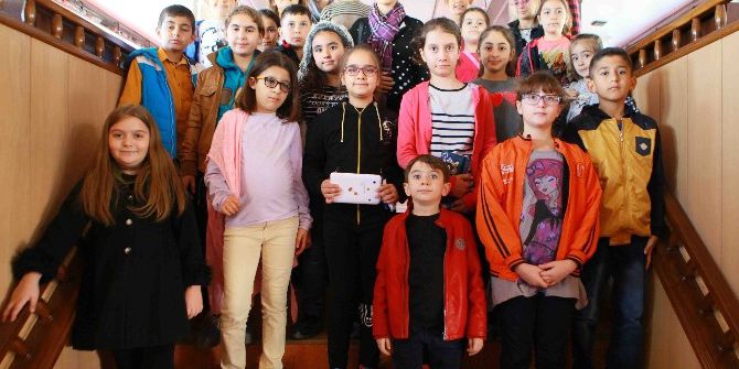 Hem Gezdiler Hem Öğrendiler