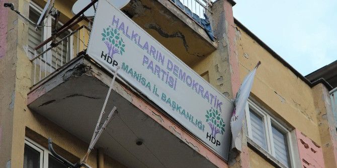 Manisa’da Hdp İl Binasına Polis Baskını