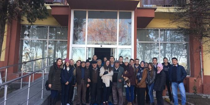 Büyüklerimiz En Önemli Değerimiz