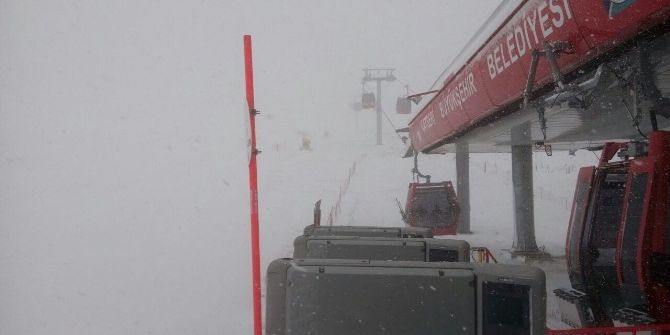 Erciyes Kayak Merkezi’nde Sevindiren Kar Yağışı