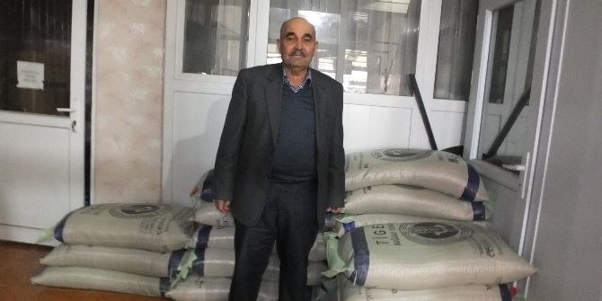 Burhaniye Ziraat Odası Çiftçilere Tohumluk Dağıttı