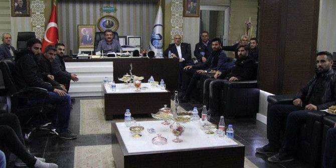 Cihanbeyli’de Akşam Sohbetleri Devam Ediyor