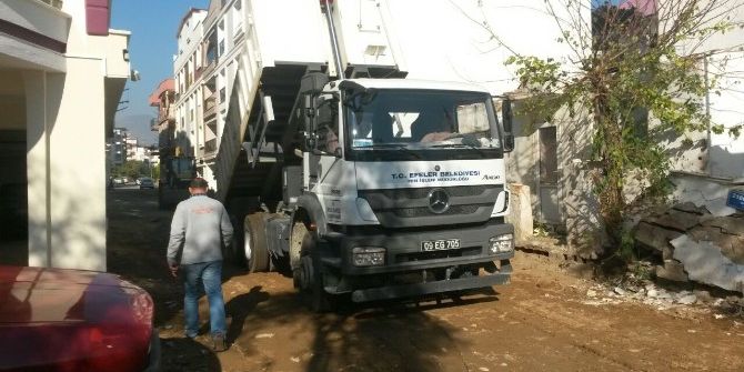 Efeler’de Girne Mahallesi 2160 Sokak Yenileniyor