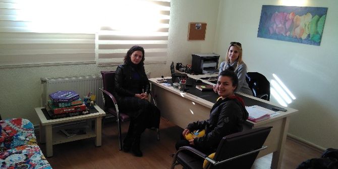 Ayvalık’ta Ak Partili Kadınlar 15 Eylül Ortaokulu Rehberlik Odasını Yeniledi