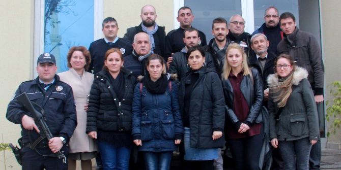 Gazetecilerden Polise Ziyaret