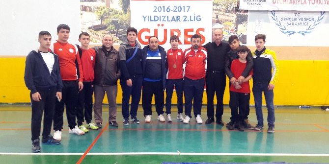 Kazandığı Altın Madalyayı Şehitlere Adadı