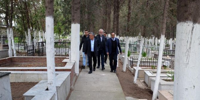 Kuşadası Adalızade Mezarlığı’nda Düzenleme Yapılıyor