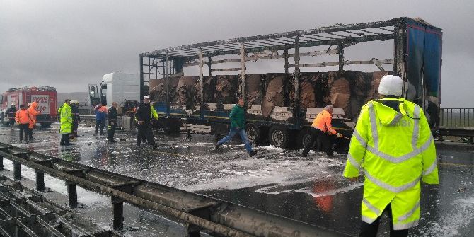 Tem’de Tır Yangını