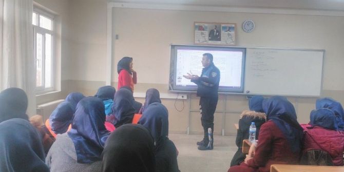 Gölbaşı İlçesinde Öğrencilere Polislik Mesleği Anlatıldı