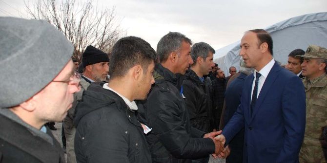 Vali Erin’den Şehit Polis Memuru Hamdi Dikmen’in Malatya’daki Ailesine Taziye Ziyareti