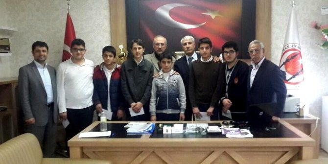 Adıyamanlılar Vakfı Burs Verdiği Öğrencilerle Bir Araya Geldi