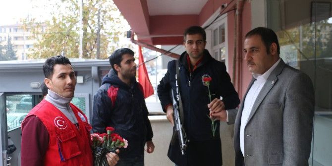 Gençlik Merkezinden Polise Destek