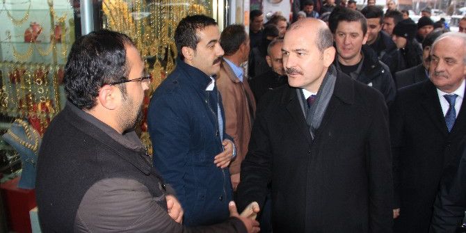 Bakan Soylu Hakkari’de Sıkıntıları Dinledi