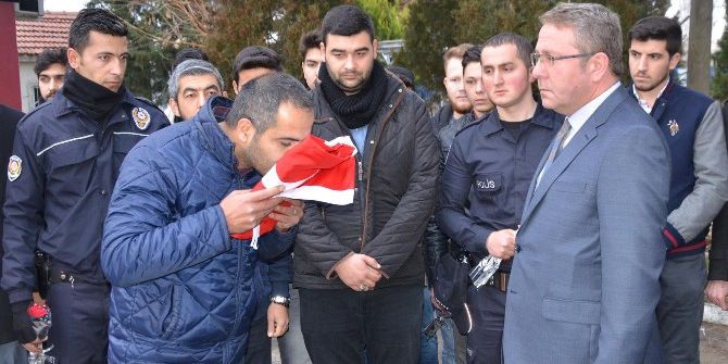 Uşak Ülkü Ocakları’ndan Polisi Duygulandıran Ziyaret