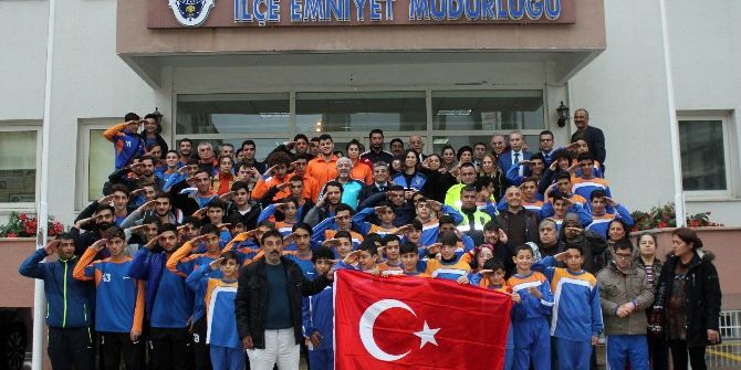 Genç Sporculardan “Polisimin Yanındayım” Hareketine Destek