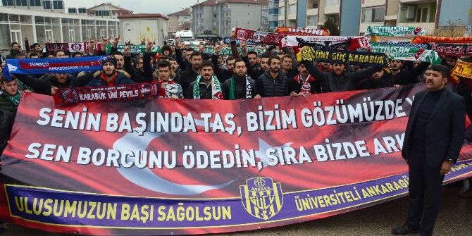 Taraftarlar Terör Saldırısını Protesto Etti