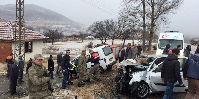 Tokat’ta Trafik Kazası: 2 Ölü, 3 Yaralı