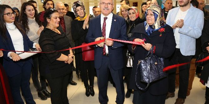 Bozok Üniversitesi Kermes Ve Sergi Düzenledi