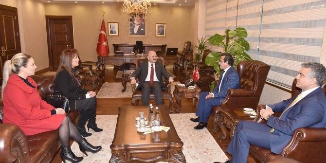 Vali Çakacak, Özgecanlar Derneği Yönetimini Kabul Etti