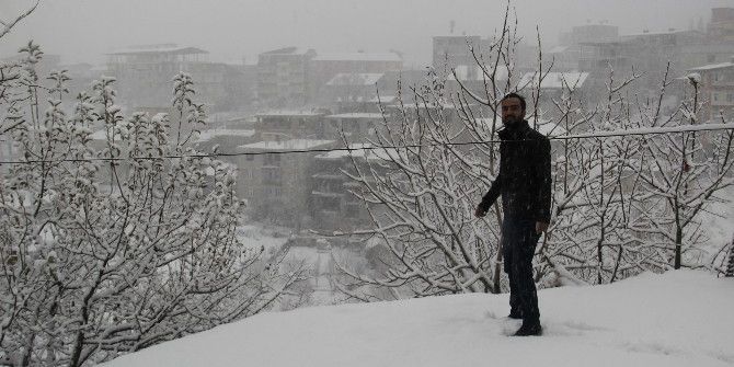 Hakkari’de 14 Köy Ve 29 Mezra Yolu Ulaşıma Kapandı